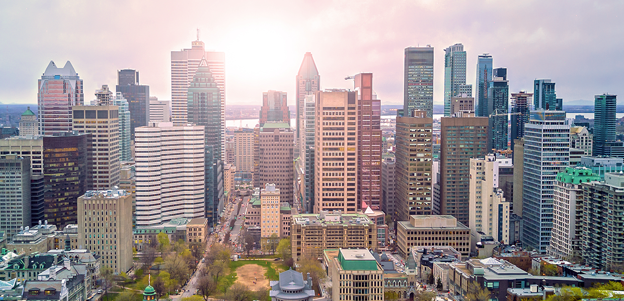 Vue aérienne de Montréal, où BioService offre ses solutions de traitement des odeurs et des eaux usées.